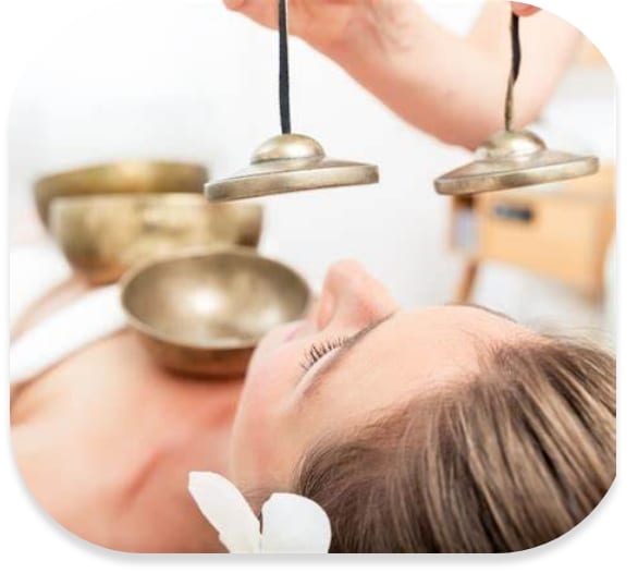 Voyage Sonore avec 7 Bols en cristal 7 Chakras